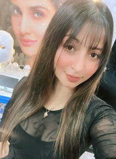 Steffie - escort in Pune Photo 11 of 12