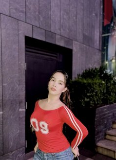 Steffy Henderson - Acompañantes transexual in Makati City Photo 5 of 8