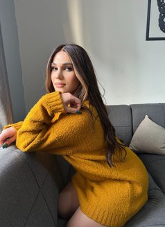 Stephanie - Transsexual escort in Beirut Photo 12 of 13