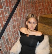 Stefhania PartyGirl - puta in Tokyo Photo 21 of 21