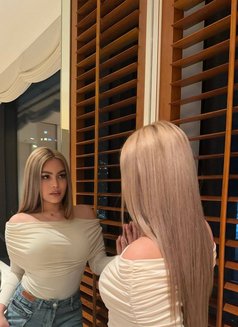Stefhania Party Girl - escort in Tokyo Photo 14 of 16