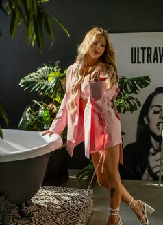 Stella - Agencia de putas in Dubai Photo 6 of 9