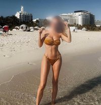 Stella - escort in Malta