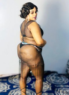Stella - escort in Riyadh Photo 5 of 9