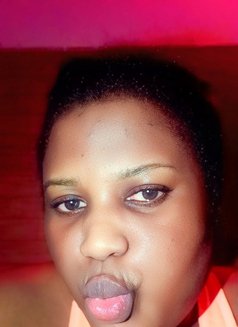 Stella - puta in New Delhi Photo 2 of 2