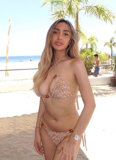 Stella Just Arrived - Transsexual escort in Hong Kong Photo 2 of 13