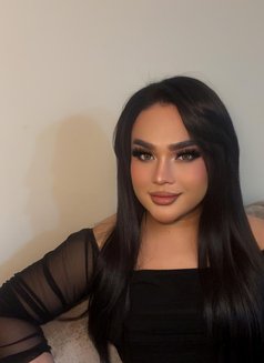 Stella - Acompañantes transexual in Al Manama Photo 1 of 11