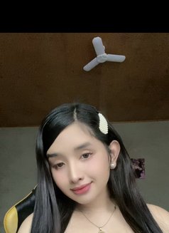 Steph - escort in Manila Photo 4 of 6