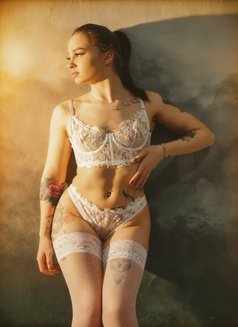 Stephania - escort in Hong Kong Photo 7 of 7