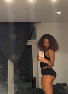 Stephanie Merits - escort in Muscat Photo 4 of 4