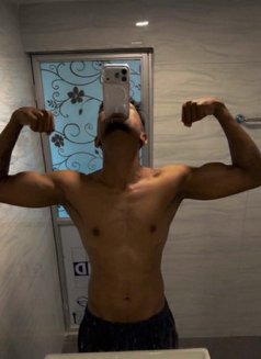 Stephen Fernando - Male escort in Colombo Photo 4 of 4