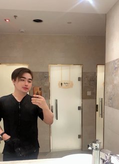Stephen - Male escort in Riyadh Photo 2 of 12
