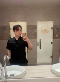 Stephen - Male escort in Riyadh Photo 4 of 12