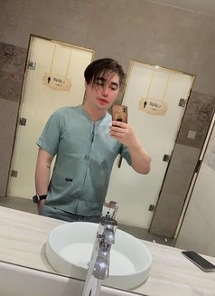 Stephen - Male escort in Riyadh Photo 7 of 12
