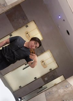 Stephen - Male escort in Riyadh Photo 4 of 15