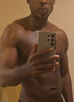 Stephen Marson - Male escort in Dubai Photo 5 of 10