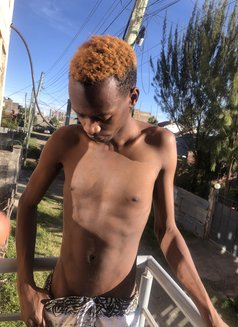 Sterling - Male escort in Nairobi Photo 3 of 6