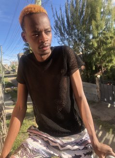 Sterling - Male escort in Nairobi Photo 4 of 6