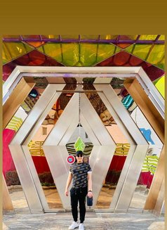 Steve - Male escort in Al Manama Photo 2 of 2