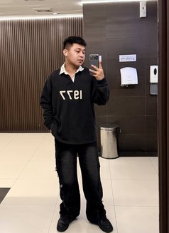 Steve - Male escort in Manila Photo 4 of 4