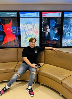 Steve New Here at Bahrain - Male companion in Al Juffair Photo 1 of 2