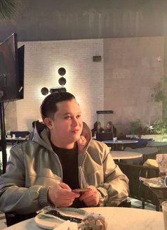 Steve New Here at Bahrain - Male companion in Al Juffair Photo 2 of 2