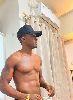 Steven Kingsmen - Male escort in Jakarta Photo 1 of 4