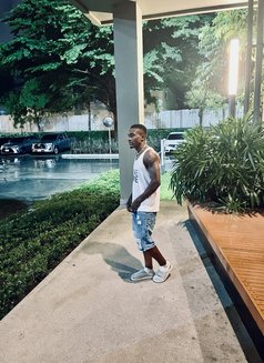 Steven Kingsmen - Male adult performer in Lagos, Nigeria Photo 3 of 5