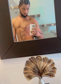 Steven - Male escort in Lagos, Nigeria Photo 3 of 5