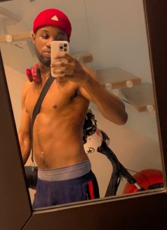 Steven - Acompañantes masculino in Lagos, Nigeria Photo 7 of 10