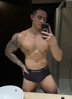 Steven - Male escort in Singapore Photo 1 of 6
