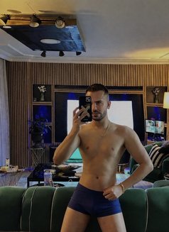 Steven - Male escort in İstanbul Photo 2 of 5