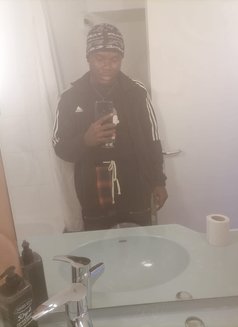 Steveoma - Male escort in Lagos, Nigeria Photo 5 of 7