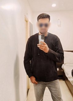 Stragglerr - Acompañantes masculino in Mumbai Photo 5 of 5