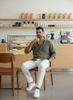 Straight Domdom 21 Cm - Male escort in Manila Photo 3 of 5