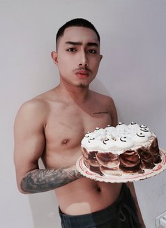 Available for cam show - Acompañantes masculino in Manila Photo 4 of 7