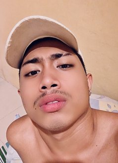 Available for cam show - Male escort in Manila Photo 1 of 7