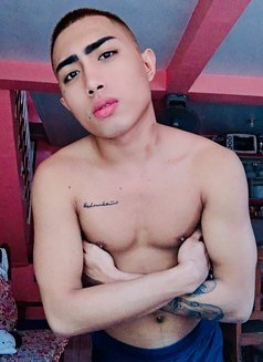 Straight Guy Vince - Male escort in Manila Photo 1 of 1