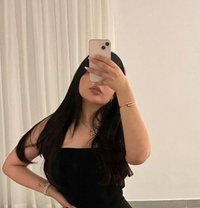 Strawberry توت عراقی - puta in Muscat Photo 5 of 8