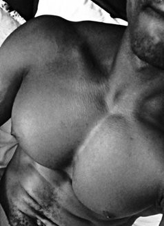 Strong Black Top1 - Acompañantes masculino in Abu Dhabi Photo 1 of 3