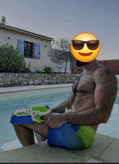 Strong Man فحل - Male escort in Riyadh Photo 2 of 2