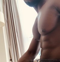 Strong Tap - Male escort in Dubai