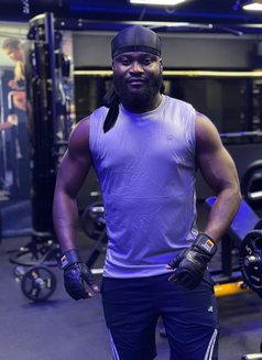 Strong Top - Male escort in Dubai Photo 4 of 8
