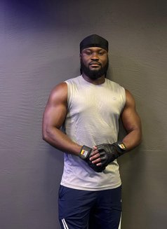 Strong Top - Male escort in Dubai Photo 6 of 8