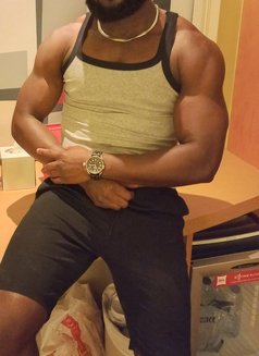 Strong Top - Male escort in Dubai Photo 5 of 12