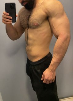 Strong Top - Male escort in Al Manama Photo 3 of 3