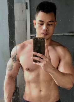 StrongMuscularMBxl - Acompañantes masculino in Manila Photo 6 of 7