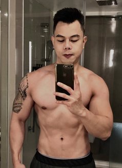 StrongMuscularMBxl - Acompañantes masculino in Manila Photo 7 of 7