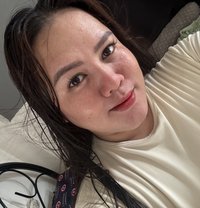 Student Ellie Yummy - escort in Manila