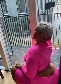 Stunning BBW Simone - puta in London Photo 13 of 15